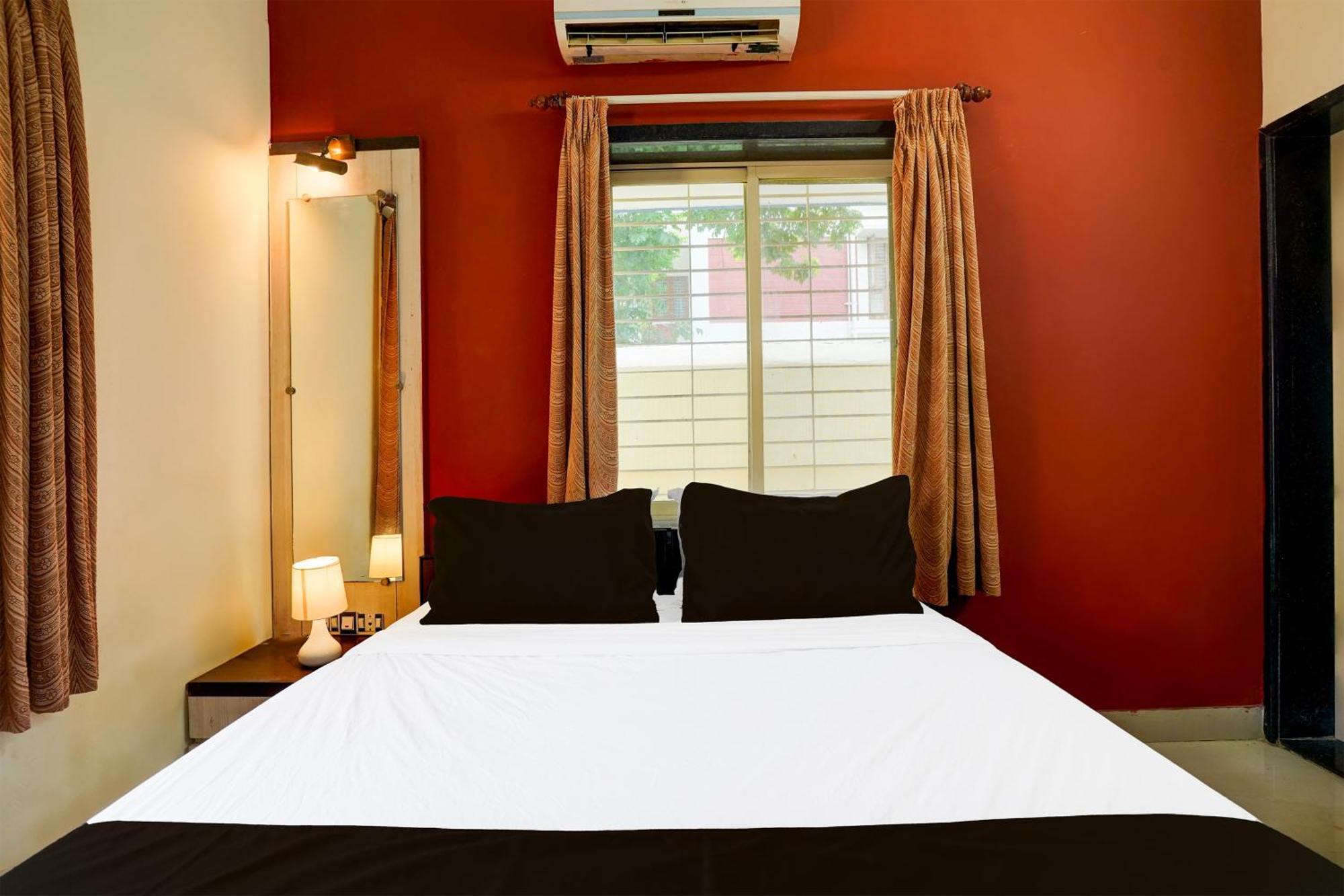 Hotel O Varun Residency Kammasandra Esterno foto