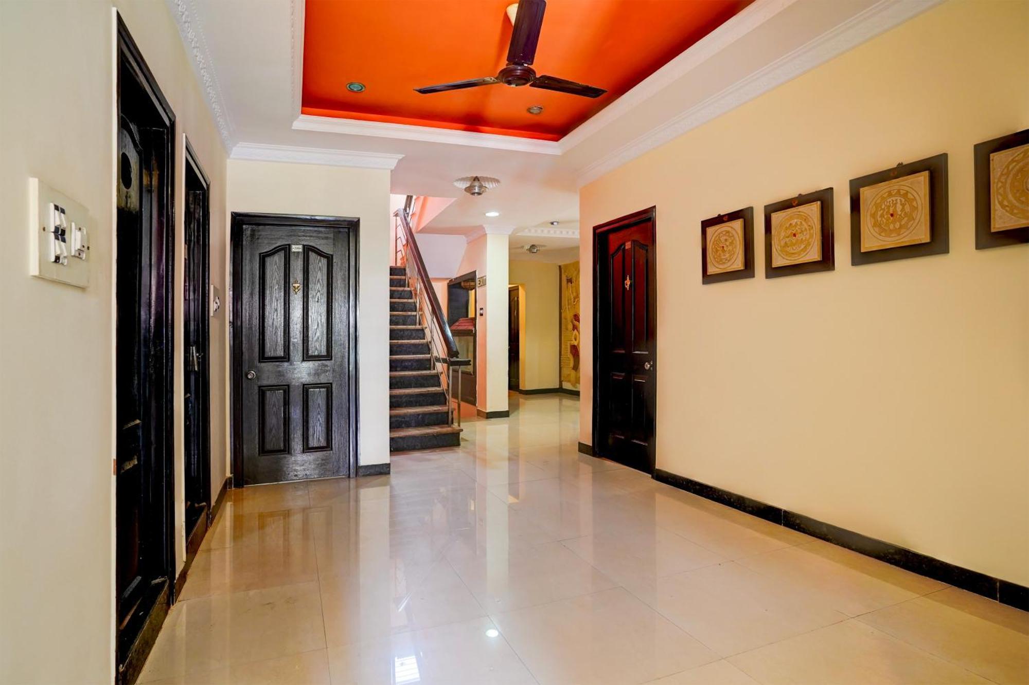 Hotel O Varun Residency Kammasandra Esterno foto