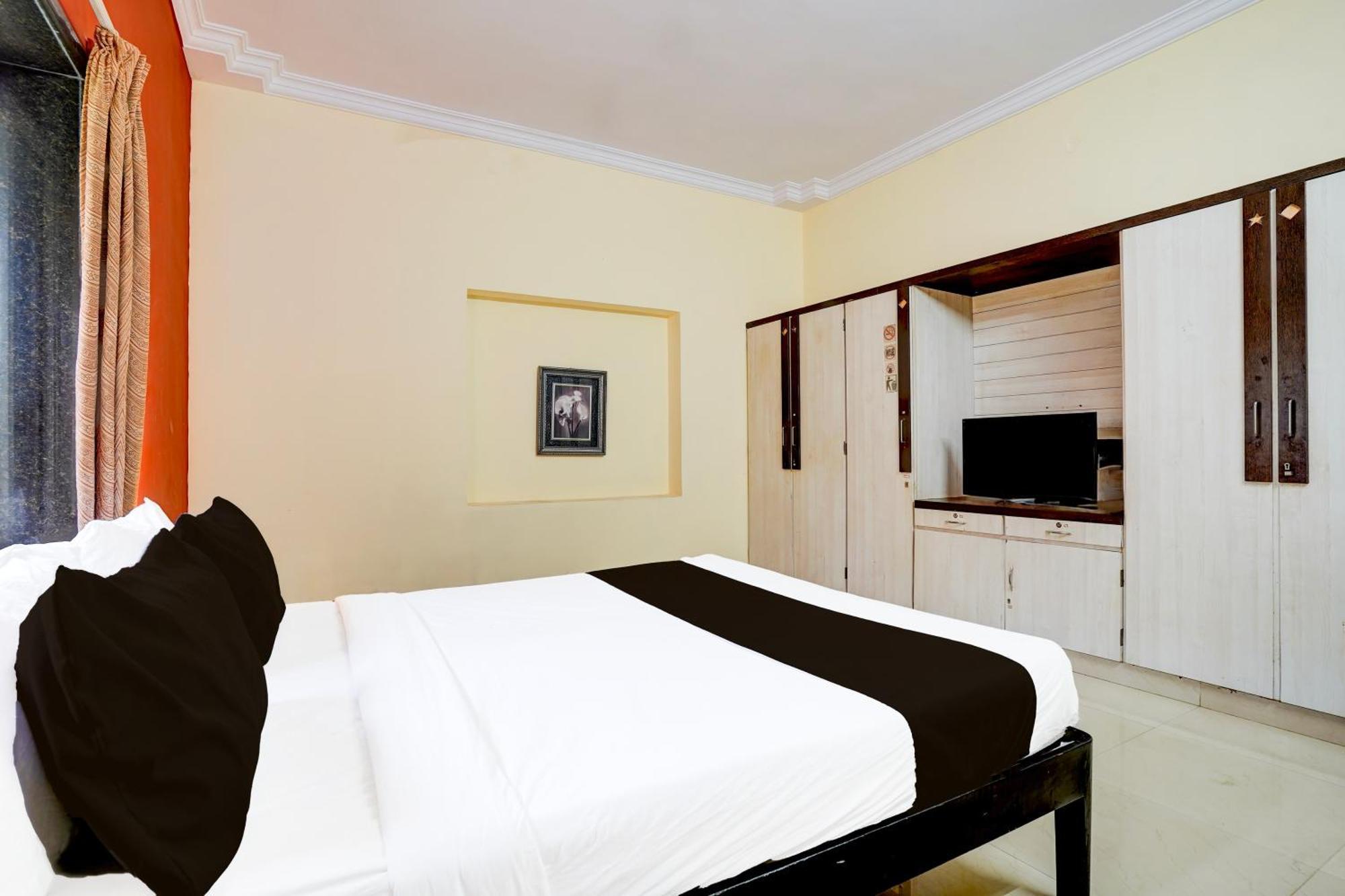 Hotel O Varun Residency Kammasandra Esterno foto