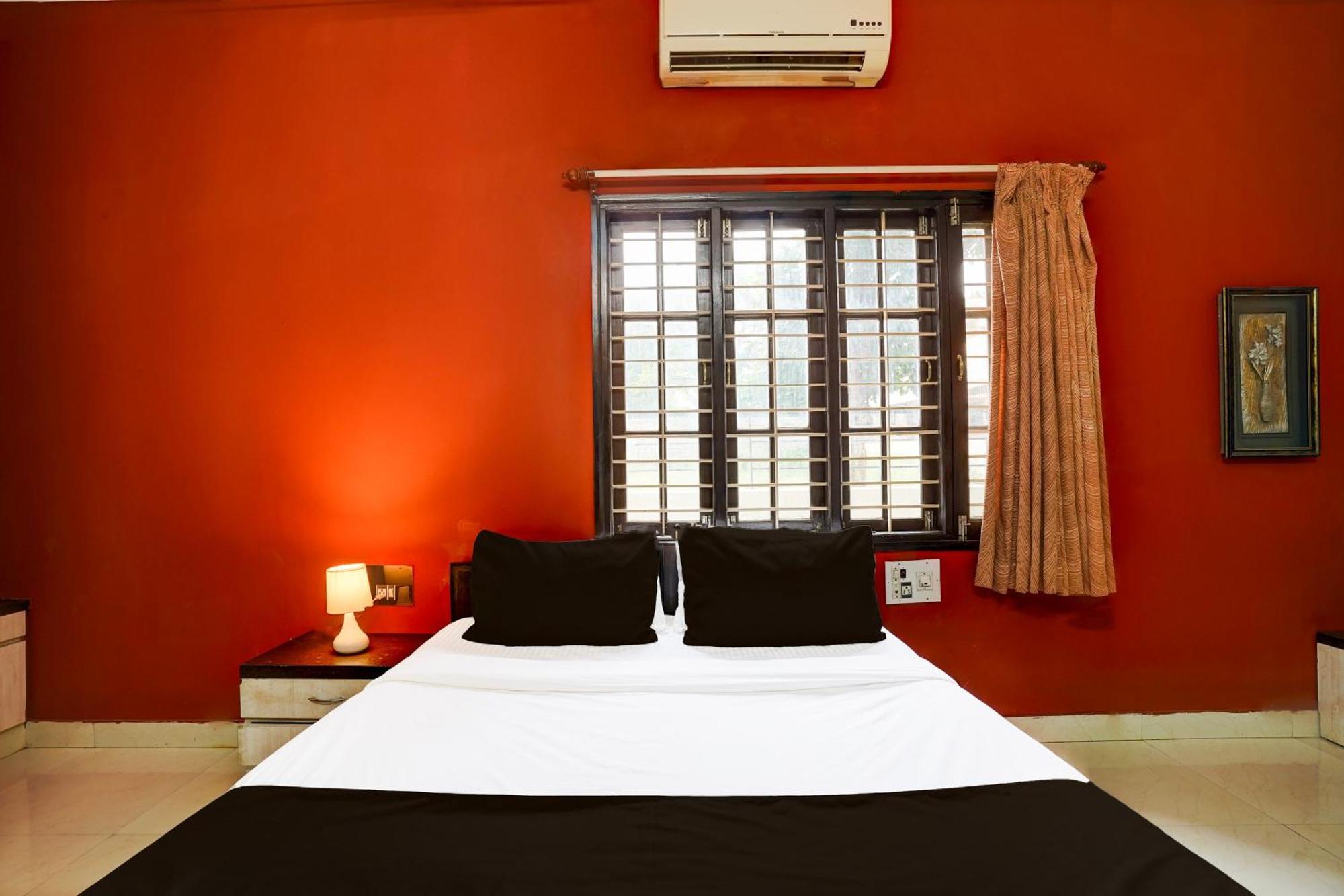 Hotel O Varun Residency Kammasandra Esterno foto