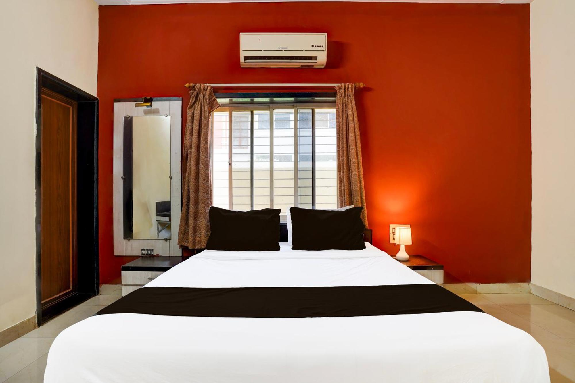 Hotel O Varun Residency Kammasandra Esterno foto