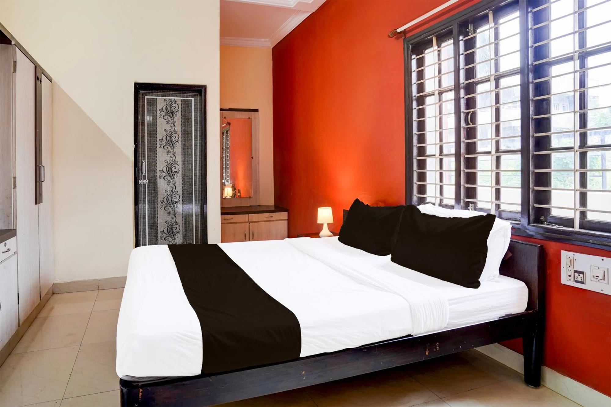 Hotel O Varun Residency Kammasandra Esterno foto
